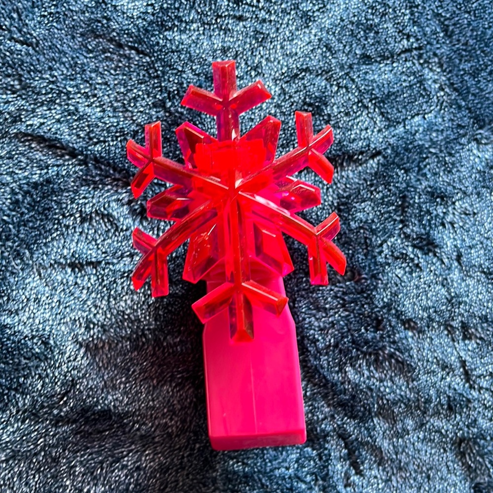 Bath & Body Works Wallflower plug in pink Snowflake